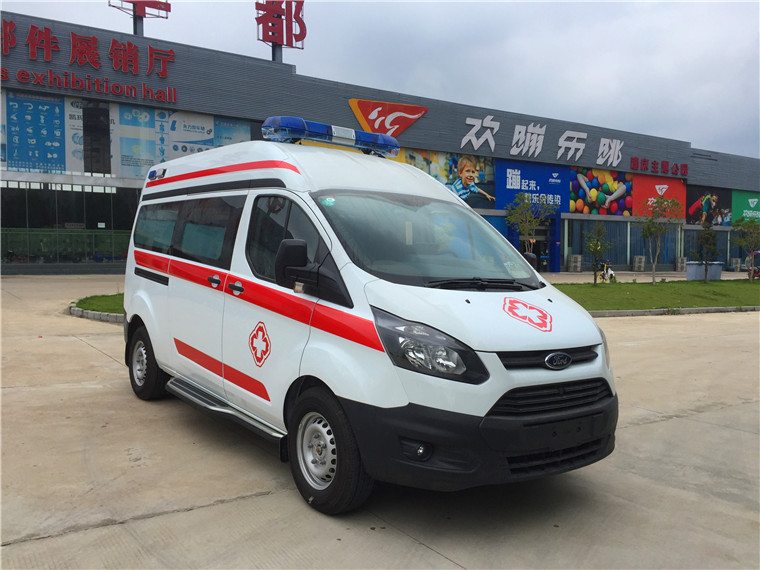 福特新全順V362救護(hù)車(chē)(短軸中頂)圖片3