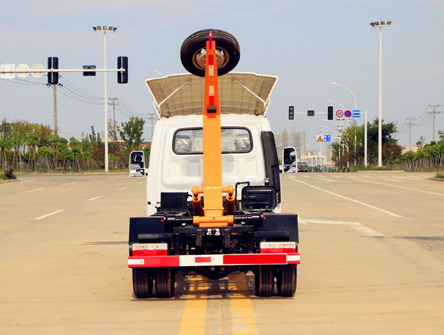 東風(fēng)途逸國(guó)六車(chē)廂可卸式垃圾車(chē)圖片4