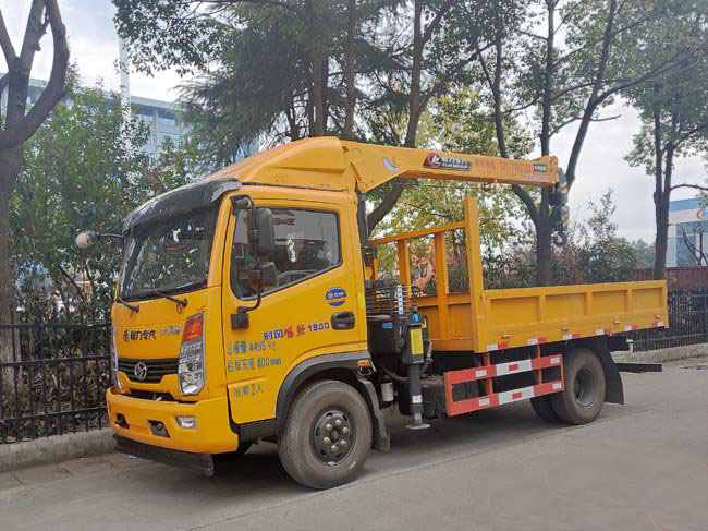 能上藍牌的隨車吊程力吊機3.5噸隨車吊圖片2