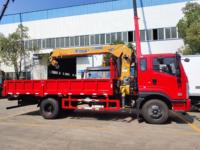 徐工隨車吊5噸東風暢行D1L隨車吊圖片3