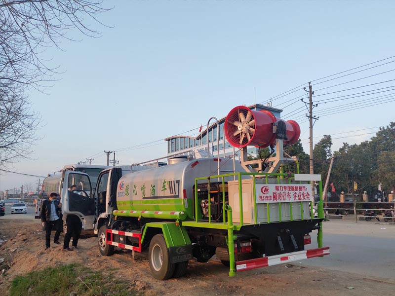 新品上市國六東風(fēng)福瑞卡5方霧炮灑水車圖片4